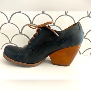 Korks lace up wedge heel size 9.5